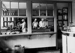 3 FOTOS: Küche, Wäscherei und Bügelstube im Heim Vorwerk in den 1930er Jahren, Fotoarchiv Museum für Kunst und Kulturgeschichte der Hansestadt Lübeck